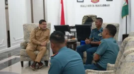 Wali Kota Makassar Munafri Arifuddin saat menerima kunjungan Tim TNI AL membahas rencana pelayaran diplomasi Taruna AAL dengan melibatkan taruna dari negara-negara sahabat di ASEAN dan akan mengunjungi banyak kota, termasuk di Makassar, Sulsel